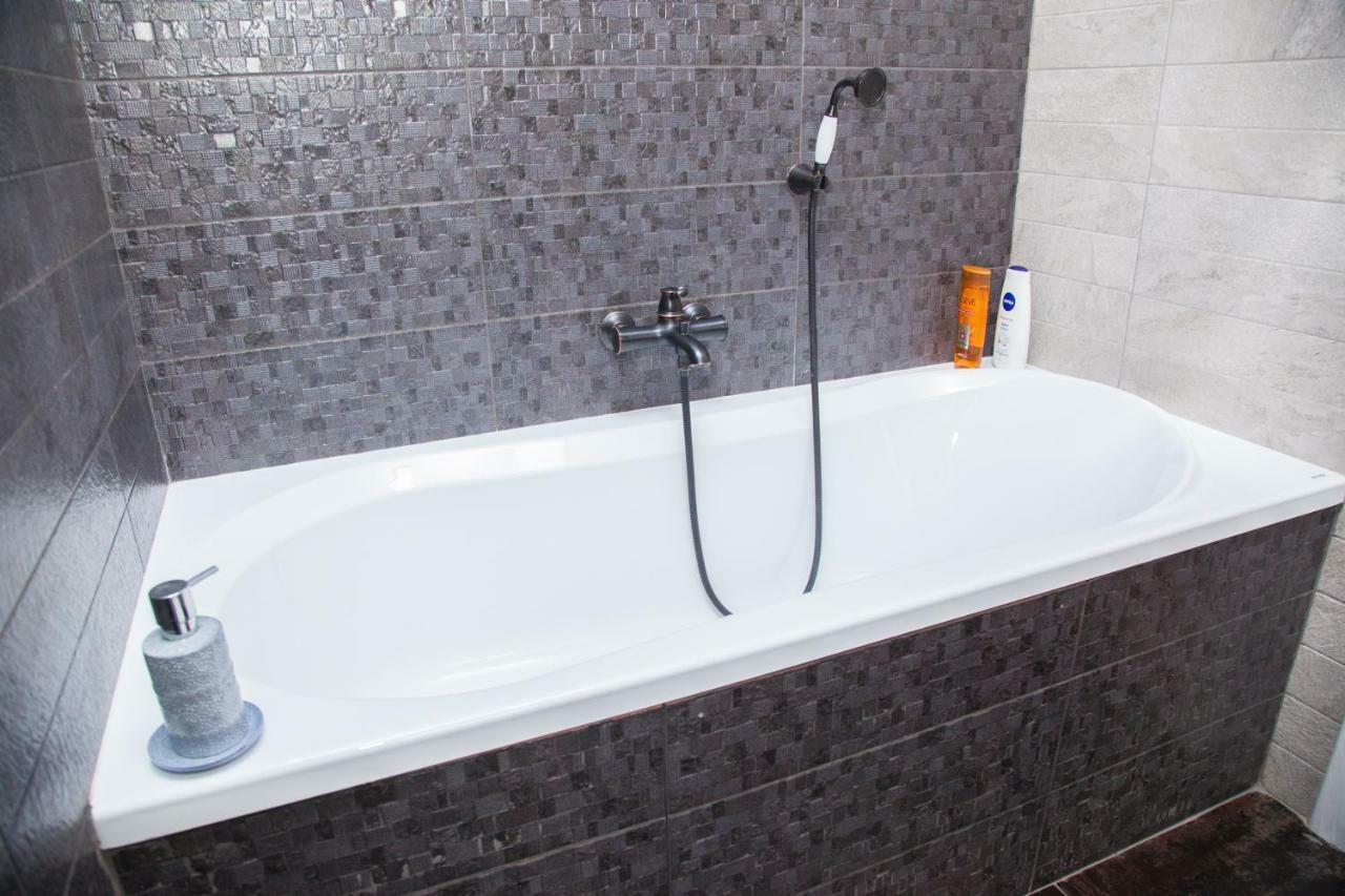Vip Apartment On Lobanovskogo 19 Street Zaporizhia Екстериор снимка