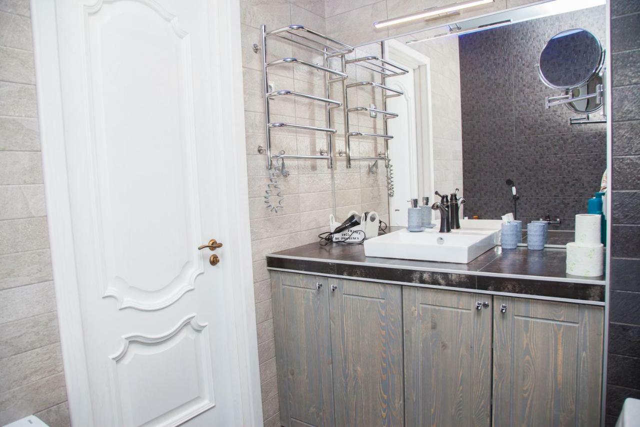 Vip Apartment On Lobanovskogo 19 Street Zaporizhia Екстериор снимка